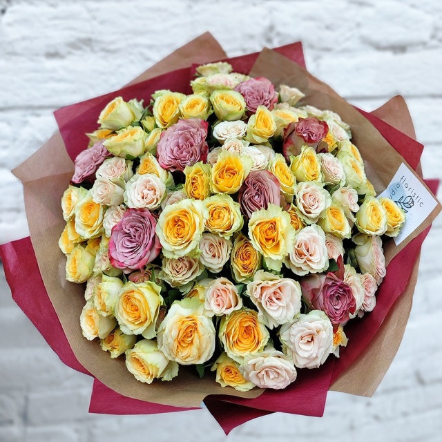 Букет Кустовых Роз микс «Глинтвейн» Букет Кустовых Роз микс «Глинтвейн»