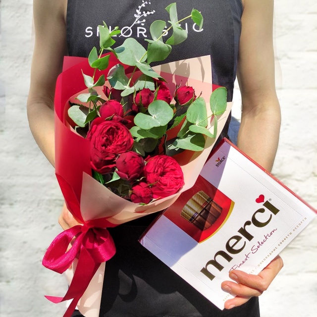 Букет из Ред Пиано с эвкалиптом и конфетами «Благодарю» Букет из Ред Пиано с эвкалиптом и конфетами «Благодарю»