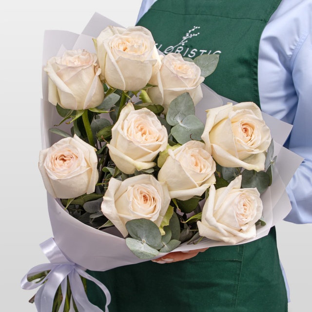 Букет из Розы Вайт ОХара с эвкалиптом «Кокетливой» Букет из Розы Вайт ОХара с эвкалиптом «Кокетливой»