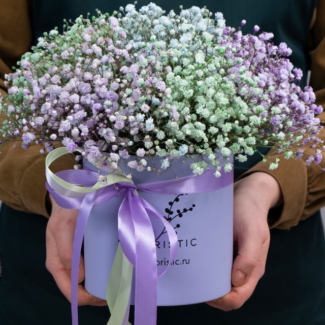 Композиция из радужной Гипсофилы в шляпной коробке «Ранний рассвет» Композиция из радужной Гипсофилы в шляпной коробке «Ранний рассвет»