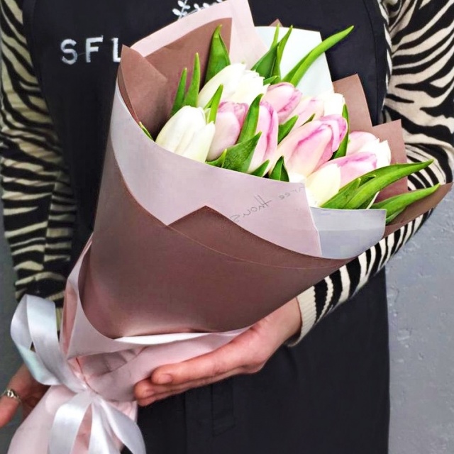 Букет из Тюльпанов 15 шт «Искренней» Букет из Тюльпанов 15 шт «Искренней»