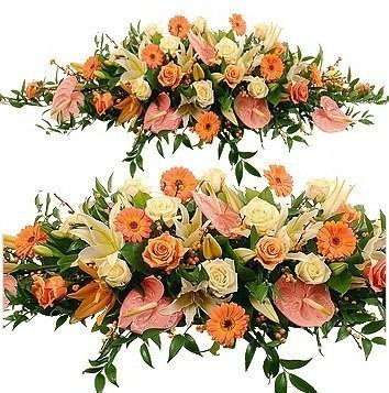 Настольная композиция из Роз, Лилий и Гербер «Сезон радости» Настольная композиция из Роз, Лилий и Гербер «Сезон радости»