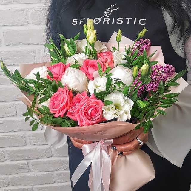 Букет из Сирени, Эустомы и Роз «Розовое настроение» Букет из Сирени, Эустомы и Роз «Розовое настроение»