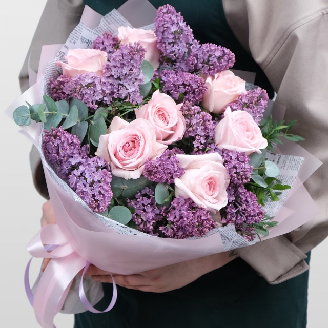 Букет из Роз Пинк Охара и Сирени «Нежный рассвет» Букет из Роз Пинк Охара и Сирени «Нежный рассвет»