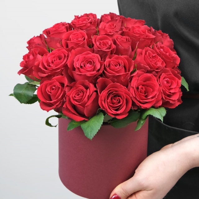 Композиция из красных Роз 25 шт «Каролина» в шляпной коробке Композиция из красных Роз 25 шт «Каролина» в шляпной коробке
