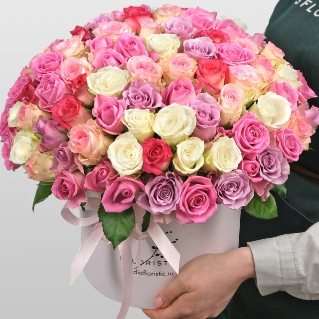 Композиция из кенийских Роз 101 шт в шляпной коробке «Мэдисон» Композиция из кенийских Роз 101 шт в шляпной коробке «Мэдисон»