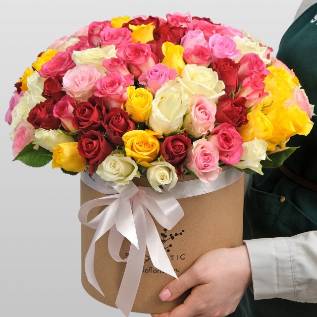 Композиция из кенийских Роз 101 шт в шляпной коробке «Мелисса» Композиция из кенийских Роз 101 шт в шляпной коробке «Мелисса»