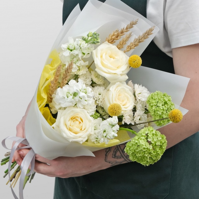 Букет из Роз, Маттиолы и Хризантемы «Нега» Букет из Роз, Маттиолы и Хризантемы «Нега»