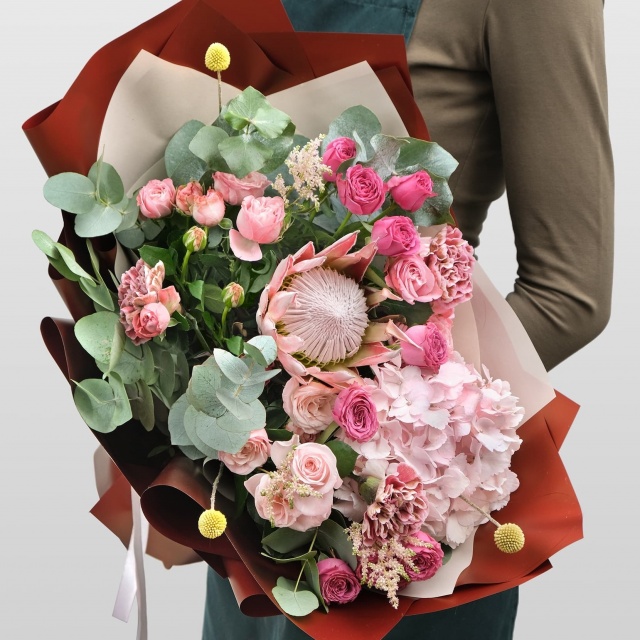 Букет из Гортензий, Роз, Протеи «Солнце Пустыни» Букет из Гортензий, Роз, Протеи «Солнце Пустыни»