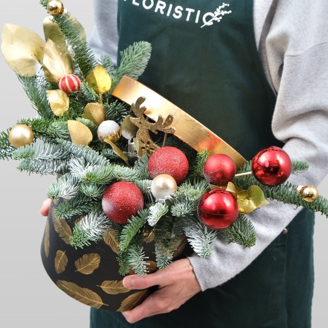 Композиция из Нобилиса «Золотой Олененок» Композиция из Нобилиса «Золотой Олененок»