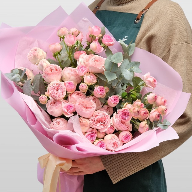 Букет из кустовых пионовидных Роз «Стефания» Букет из кустовых пионовидных Роз «Стефания»