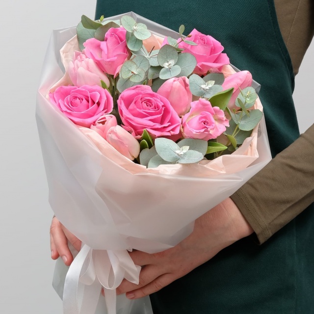 Букет из Тюльпанов и Роз «Цветочное вдохновение» Букет из Тюльпанов и Роз «Цветочное вдохновение»