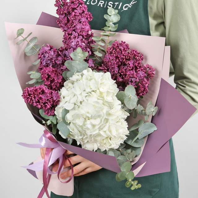 Букет из Сирени и Гортензии «Летние сумерки» Букет из Сирени и Гортензии «Летние сумерки»