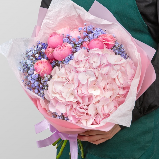 Букет из Роз, Гортензии и Гипсофилы «Секрет нежности» Букет из Роз, Гортензии и Гипсофилы «Секрет нежности»