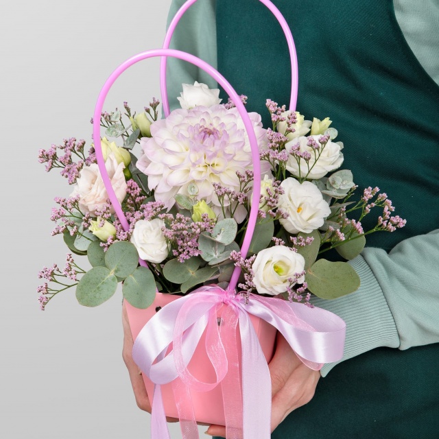 Композиция из Георгин и Эустомы «Лесная Нирвана» Композиция из Георгин и Эустомы «Лесная Нирвана»