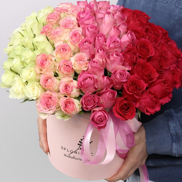 Композиция из Роз «Розарий счастья» в коробке Композиция из Роз «Розарий счастья» в коробке