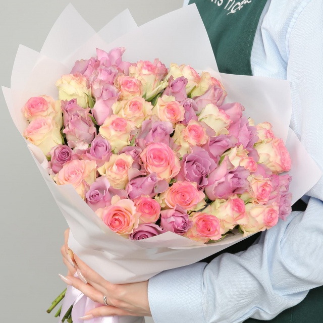 Букет Роз Кения 51 шт «Весеннее вдохновение» Букет Роз Кения 51 шт «Весеннее вдохновение»