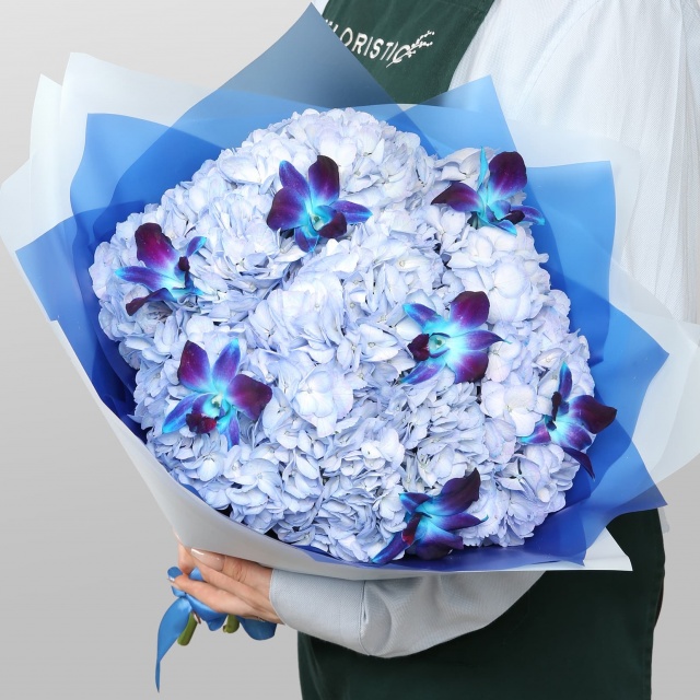 Букет из Гортензий и Орхидей «Фиалковый сон» Букет из Гортензий и Орхидей «Фиалковый сон»