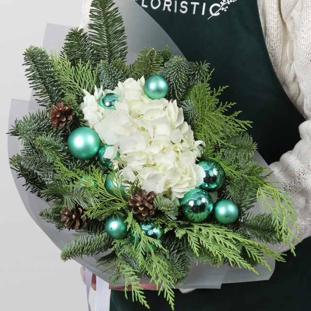 Новогодний букет из Нобилиса и Гортензии «Снежная сказка» Новогодний букет из Нобилиса и Гортензии «Снежная сказка»