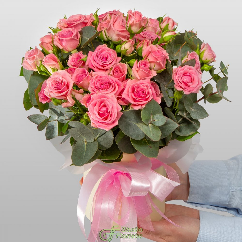 Композиция из Кустовых Роз в шляпной коробке «Теплое утро» Композиция из Кустовых Роз в шляпной коробке «Теплое утро»