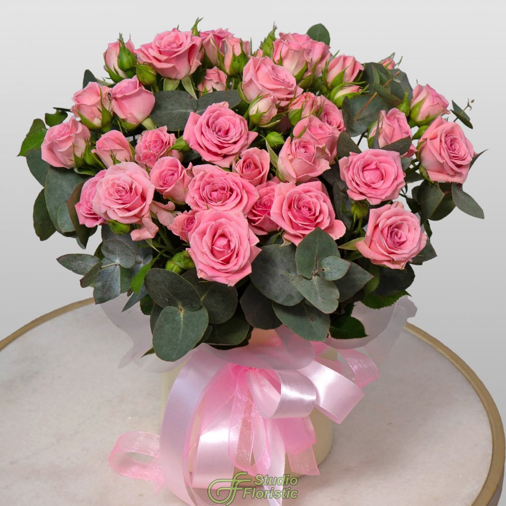 Композиция из Кустовых Роз в шляпной коробке «Теплое утро» Композиция из Кустовых Роз в шляпной коробке «Теплое утро»