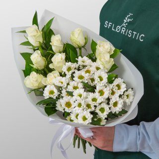 Букет из Роз Кения и Хризантем сантини «Эстетика белого» Букет из Роз Кения и Хризантем сантини «Эстетика белого»