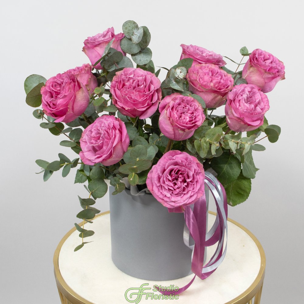 Композиция из пионовидных Роз Эквадор в шляпной коробке «В цвете чувств» Композиция из пионовидных Роз Эквадор в шляпной коробке «В цвете чувств»