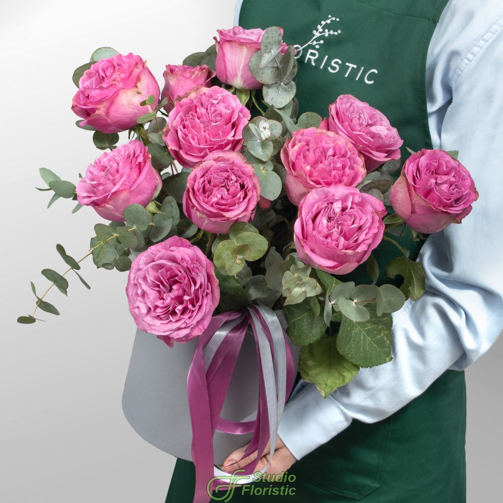 Композиция из пионовидных Роз Эквадор в шляпной коробке «В цвете чувств» Композиция из пионовидных Роз Эквадор в шляпной коробке «В цвете чувств»