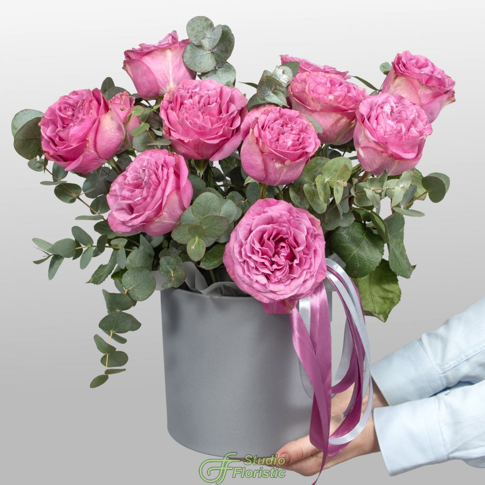 Композиция из пионовидных Роз Эквадор в шляпной коробке «В цвете чувств» Композиция из пионовидных Роз Эквадор в шляпной коробке «В цвете чувств»