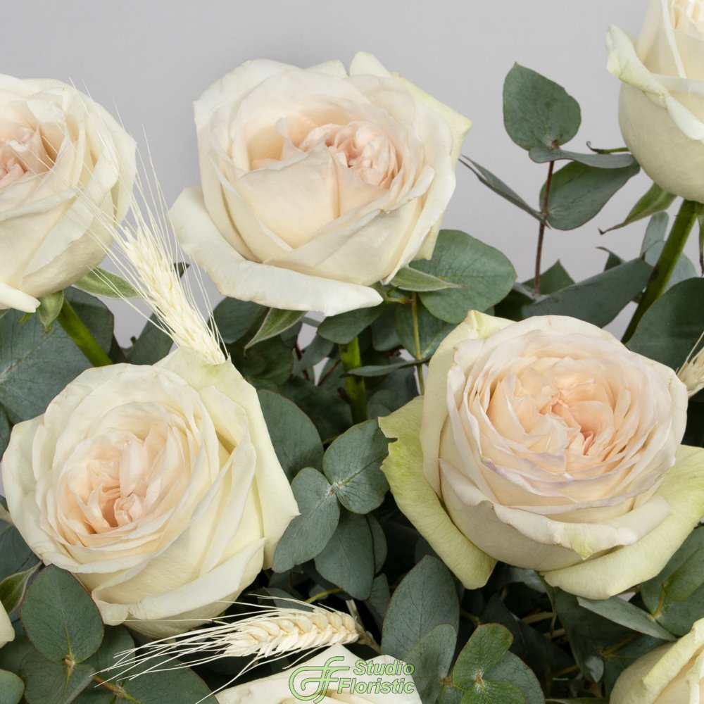 Композиция из Роз в шляпной коробке «Дыхание лета» Композиция из Роз в шляпной коробке «Дыхание лета»