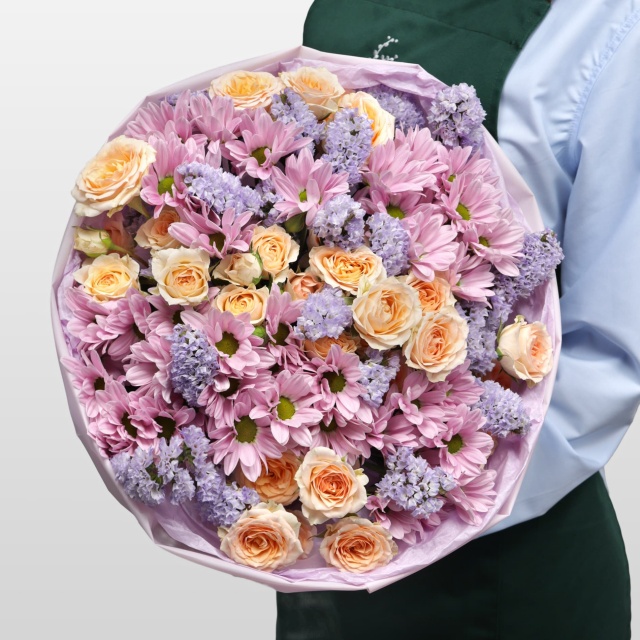 Букет из Кустовых Хризантем и Роз «Туманная заря» Букет из Кустовых Хризантем и Роз «Туманная заря»