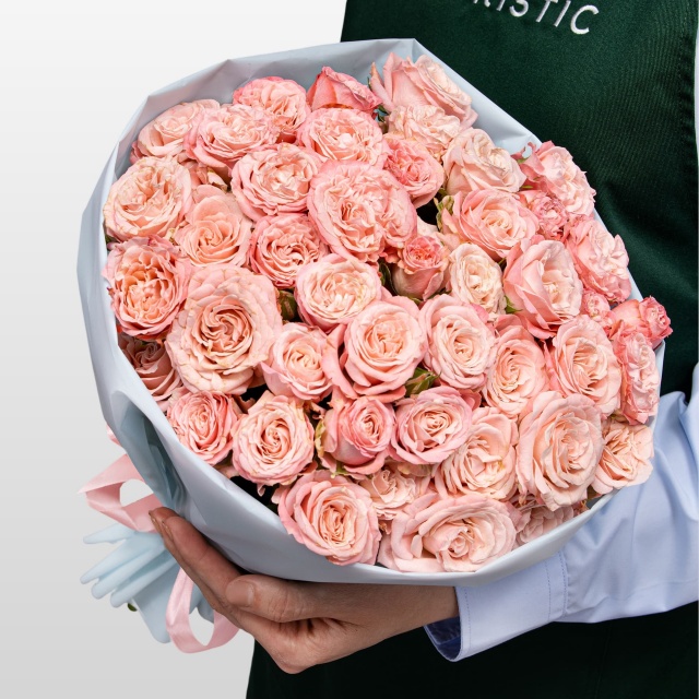 Букет из кустовой пионовидной Розы «Парижский поцелуй» Букет из кустовой пионовидной Розы «Парижский поцелуй»