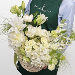 Композиция из Лилий, Маттиол, Роз и Пионов в корзине «Белый Вальс» Композиция из Лилий, Маттиол, Роз и Пионов в корзине «Белый Вальс»