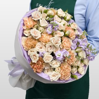 Букет из Роз, Диантуса и Маттиолы «Солнечные Мысли» Букет из Роз, Диантуса и Маттиолы «Солнечные Мысли»