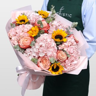Букет из Подсолнухов, Гортензии и Роз Кахала «Медовый рассвет» Букет из Подсолнухов, Гортензии и Роз Кахала «Медовый рассвет»
