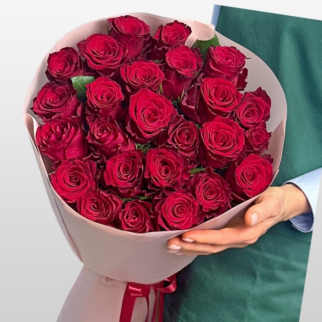 Букет из красных Роз 80 см 25 шт «Секрет Сердца» Букет из красных Роз 80 см 25 шт «Секрет Сердца»