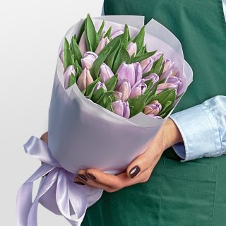 Букет из сиреневых Тюльпанов 25 шт «Серый Жемчуг» Букет из сиреневых Тюльпанов 25 шт «Серый Жемчуг»