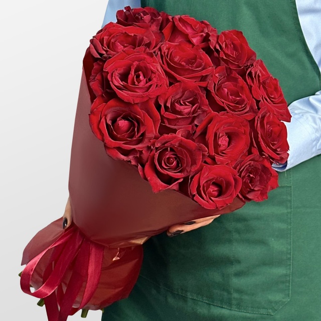 Букет из красных Роз Кения 60 см 15 шт «Аромат Желаний» Букет из красных Роз Кения 60 см 15 шт «Аромат Желаний»