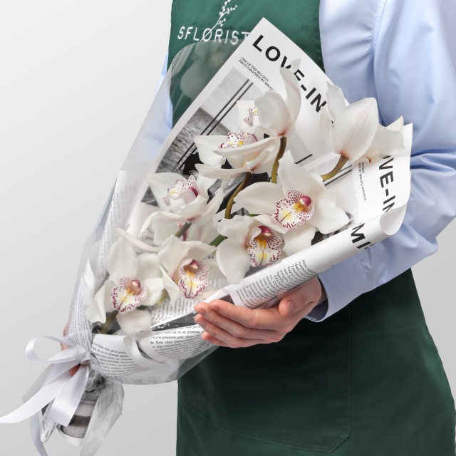 Букет из ветки Белой Орхидеи «Чистый Лист» Букет из ветки Белой Орхидеи «Чистый Лист»