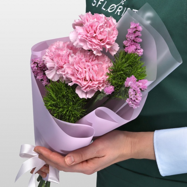 Букет из Гвоздик и Статицы «Майский сад» Букет из Гвоздик и Статицы «Майский сад»