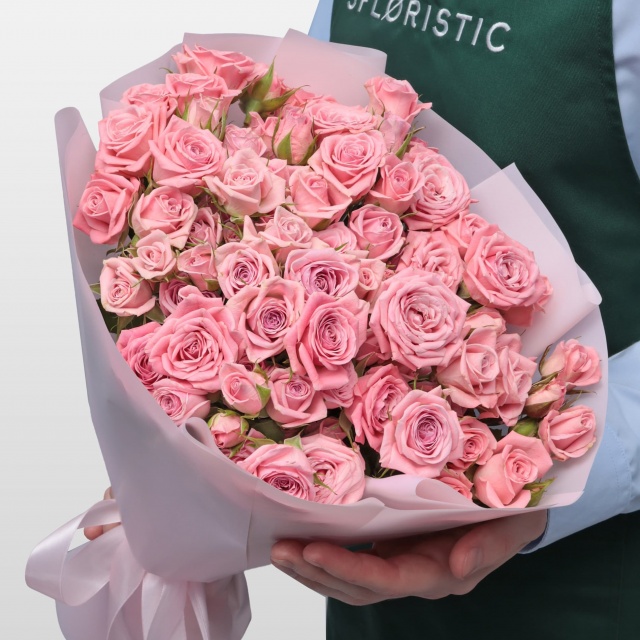 Букет из Кустовых Роз 15 шт «Юность» Букет из Кустовых Роз 15 шт «Юность»