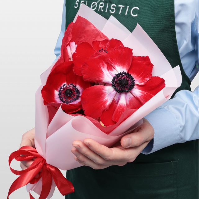 Букет из Анемонов и Гиацинтов «Драматик» Букет из Анемонов и Гиацинтов «Драматик»